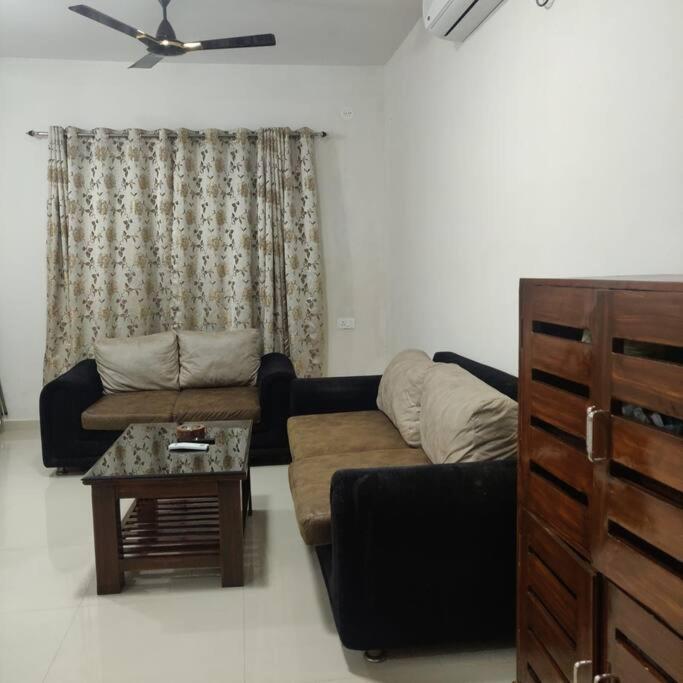 Kivi'S Kozy 2Bhk Luxurious Apartment Goa By Leela Homes Arpora Luaran gambar